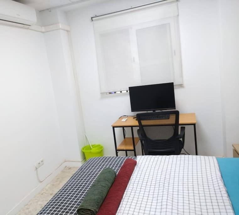 Appartment As A Service. Book It Now Malaga Bagian luar foto